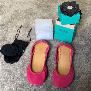 FUCHSIA Tieks- Size 8
